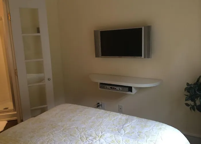 Riverview Organic Bed & Breakfast And Wellness Center